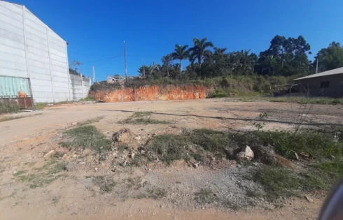 Terreno em Alto Aririu