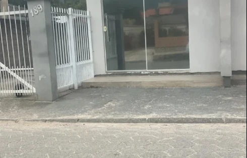 Loja térrea em São Sebastião, Palhoça