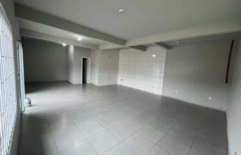 Loja térrea em São Sebastião, Palhoça