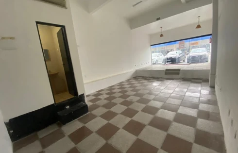 Loja térrea em Kobrasol, São José