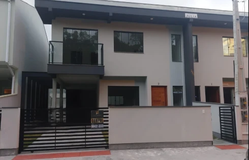 Sobrado geminado em Bairro Lisboa Iii, Forquilhas, São José
