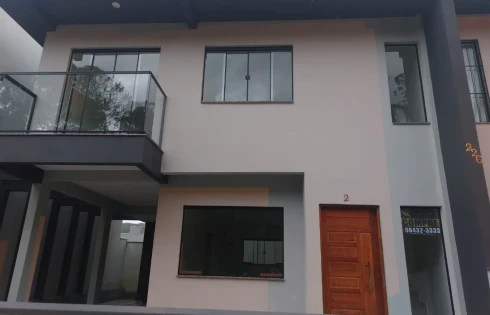 Sobrado geminado em Bairro Lisboa Iii, Forquilhas, São José