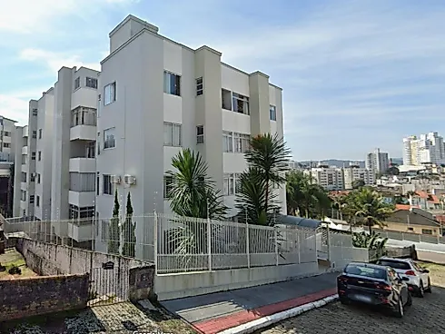Apartamento em Capoeiras, Florianópolis