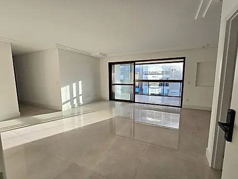 Apartamento em Kobrasol, São José
