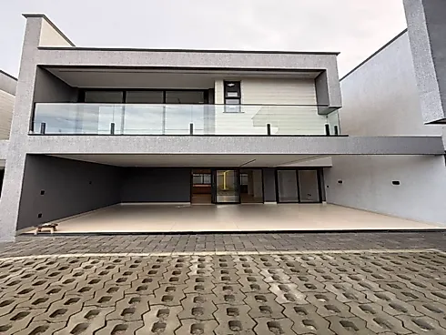 Casa de Condomínio em Capim Macio