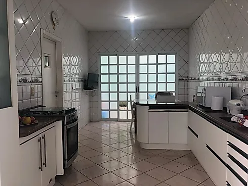 Casa com 4 Quartos, 3 Salas, 2 Suítes, Cozinha Conjugada, Áreade Serviços - Foto 9