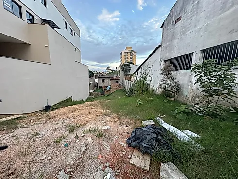 Terreno 300m² em Condomínio - Barreiros