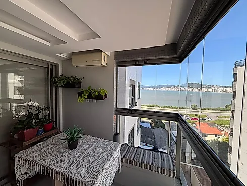 Apartamento Balneário Estreito com 3 Suítes - Vista Mar