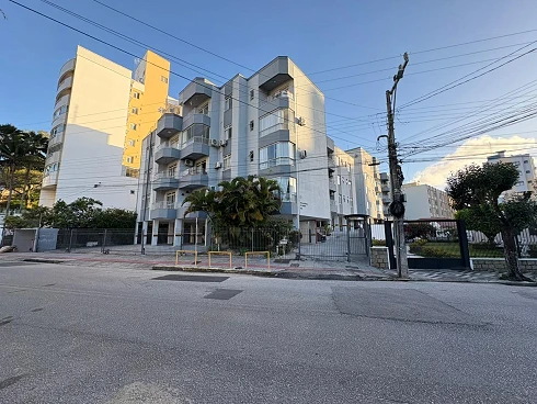 Apartamento com 3 quartos em Canto, Florianópolis