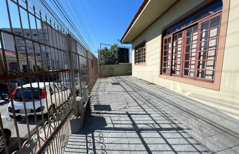 Casa com 4 quartos em Praia Comprida, São José