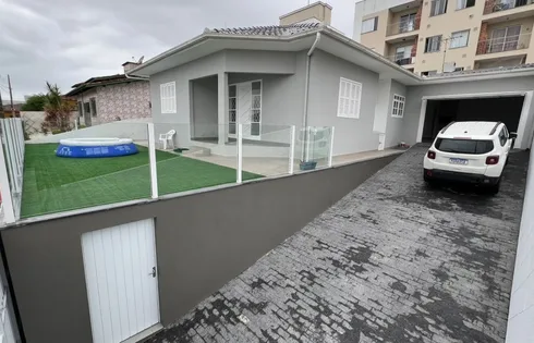 Casa com 3 quartos em Serraria, São José