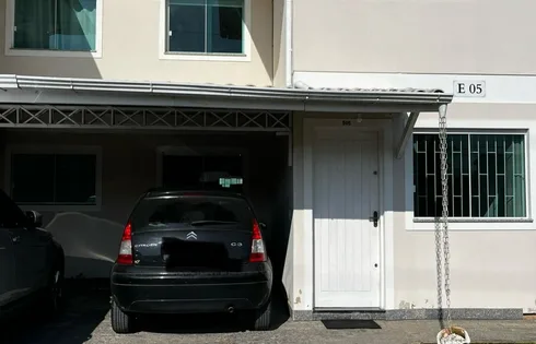 Casa com 2 quartos em Forquilhas, São José