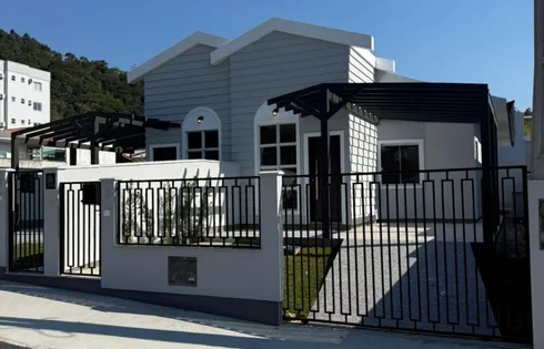 Casa Geminada com 3 quartos em Fundos, Biguaçu