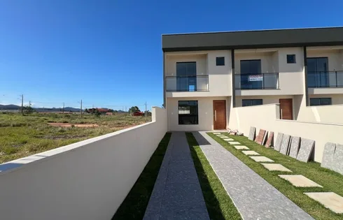 Sobrado com 2 quartos em Areias de Baixo, Governador Celso Ramos