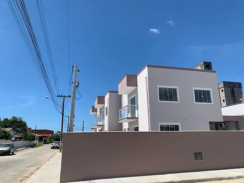 Sobrado com 3 quartos em Rio Caveiras, Biguaçu