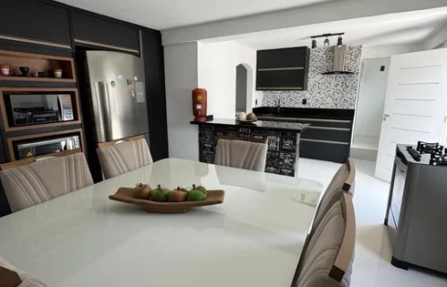 Casa com 5 quartos em Coloninha, Florianópolis