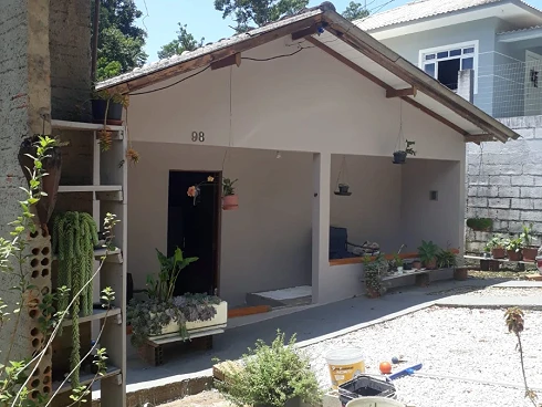 Casa em Fundos, Biguaçu