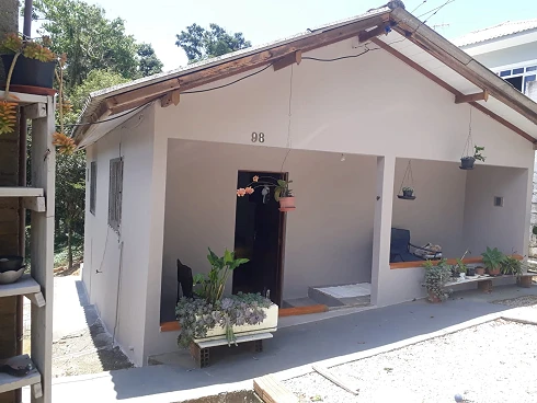 Casa em Fundos, Biguaçu
