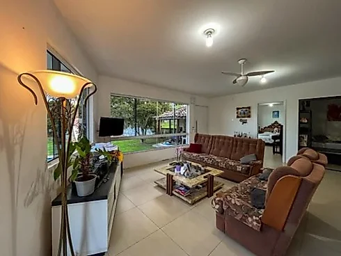Casa em Ponta de Baixo, São José