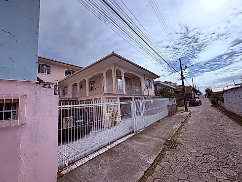 2 Casa Independente com 3 Quartos Cada com Suítes/ Capoeiras - Casa em Capoeiras, Florianópolis - Foto 2