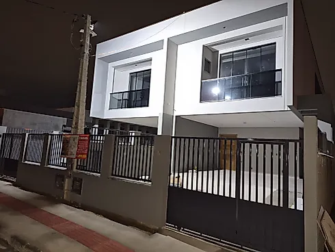 Lindo Sobrado em São José - Sobrado geminado em Sertão do Maruim, São José - Foto 5