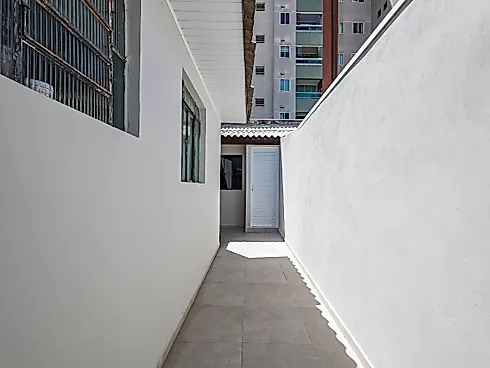 Kitnet Semimobiliado - 20m², Capão Raso - Foto 18