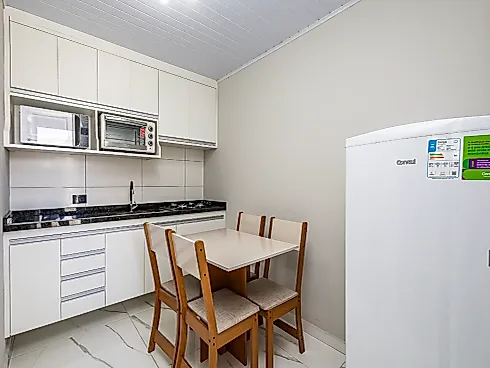 Kitnet em Capão Raso, Curitiba - Foto 1