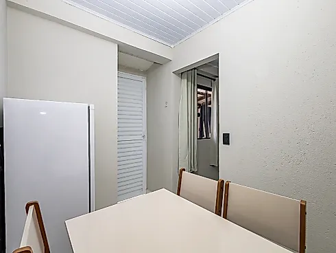 Kitnet Semimobiliado - 20m², Capão Raso - Foto 6