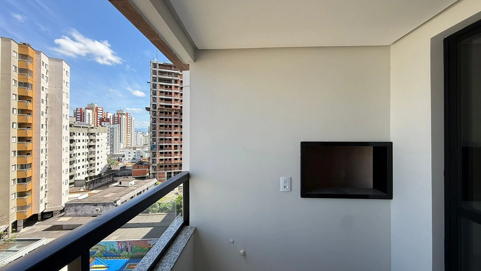 Apartamento em Comerciário, Criciúma