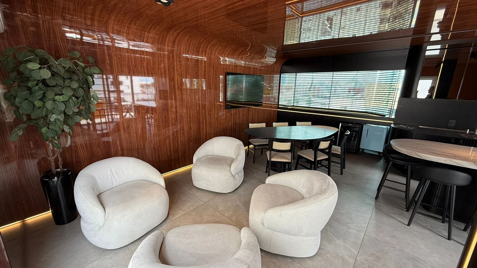 Apartamento em Comerciário, Criciúma