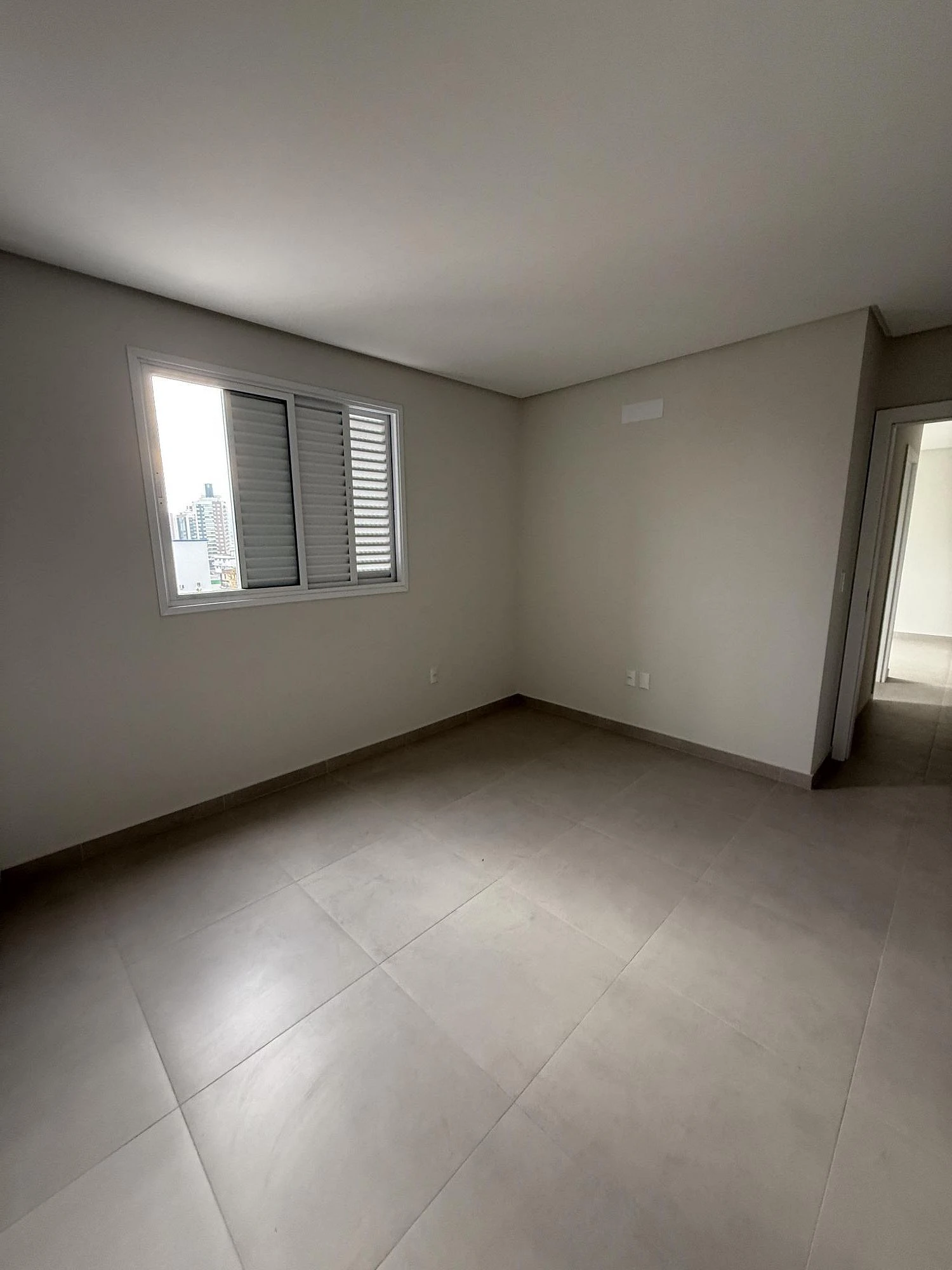 Apartamento em Comerciário, Criciúma