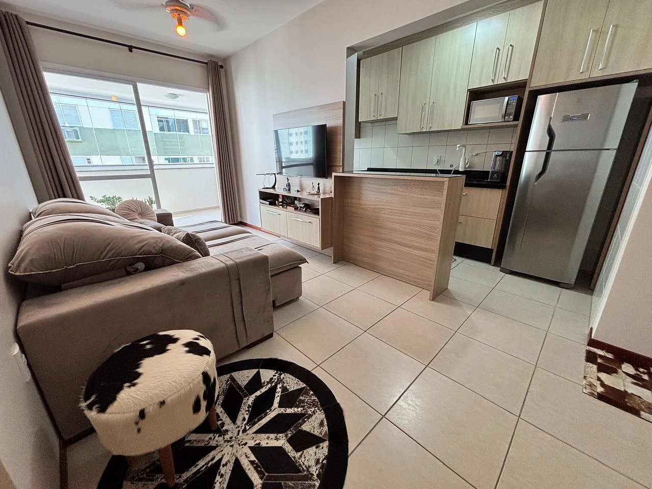 Apartamento 2 Dormitórios, sendo 1 Suíte - no Centro/St. Barbara