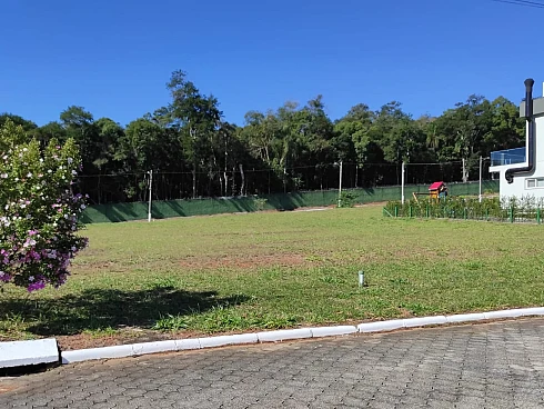Terreno 500m² em Condomínio - Criciuma