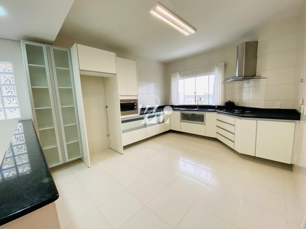 Casa em Pedra Branca, Palhoça. 3 quartos, 249m². Imagem 4 de 14