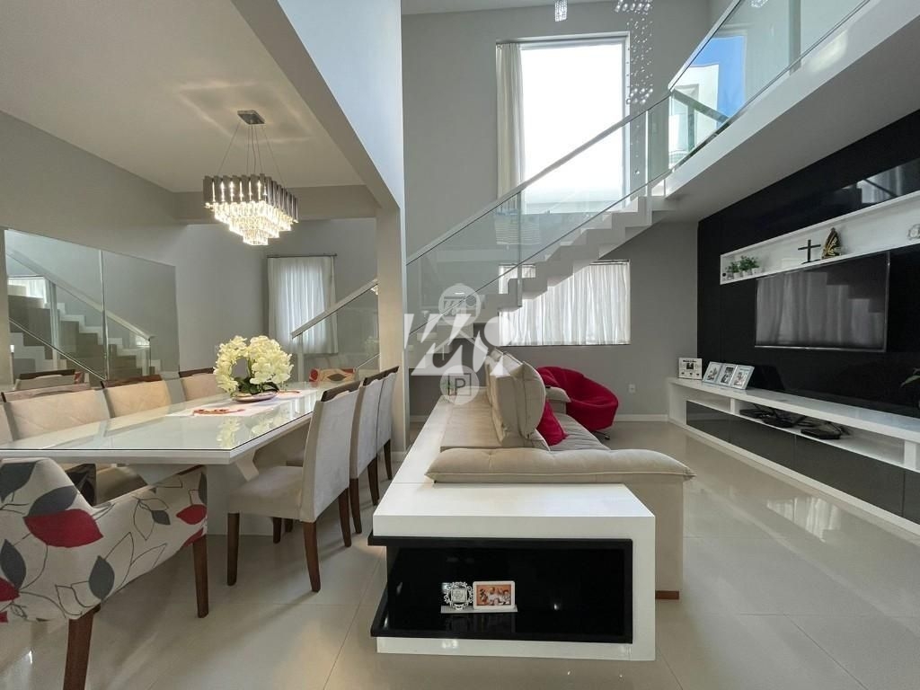 Casa em Pedra Branca, Palhoça. 3 quartos, 310m². Imagem 2 de 12