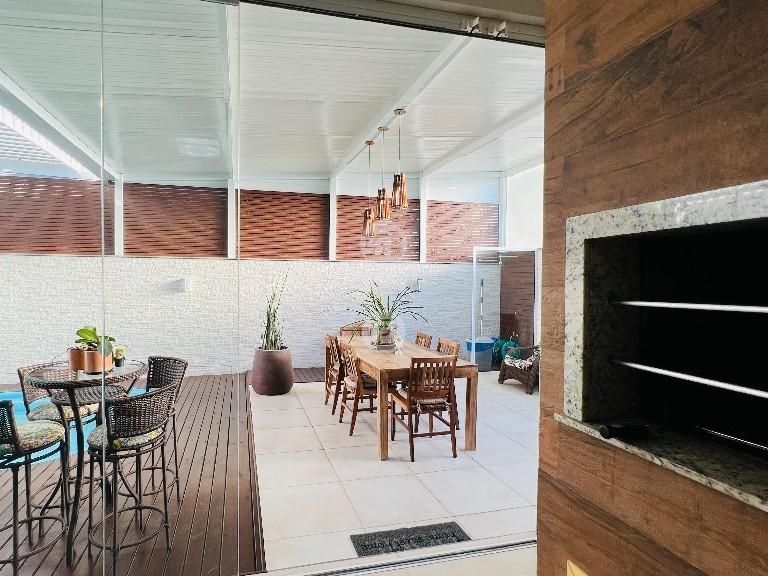 Casa em Pedra Branca, Palhoça. 3 quartos, 240m². Imagem 9 de 10