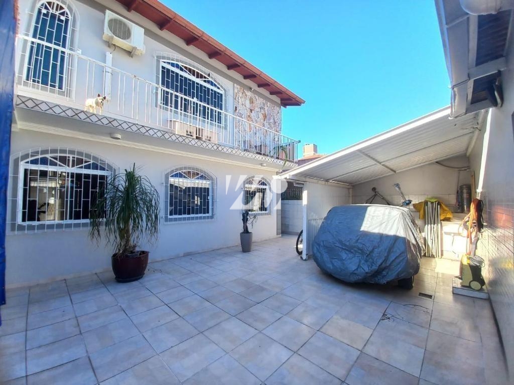 Casa em Ponte do Imaruim, Palhoça. 3 quartos, 280m². Imagem 1 de 20