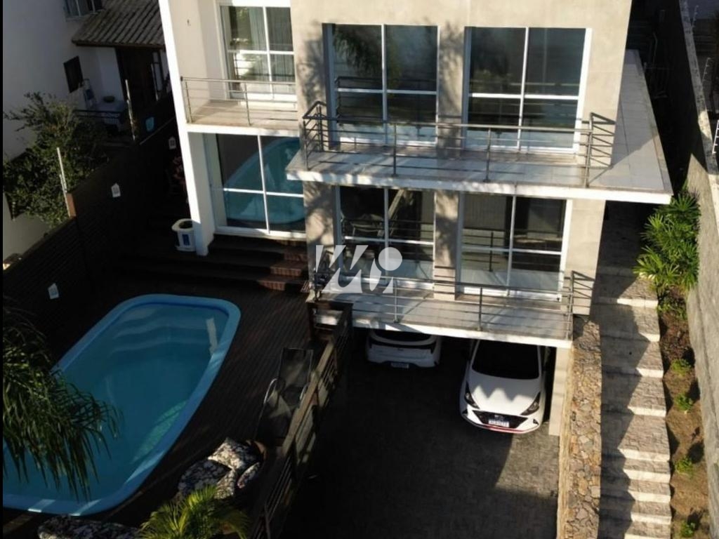 Casa em Pedra Branca, Palhoça. 3 quartos, 248m². Imagem 1 de 6