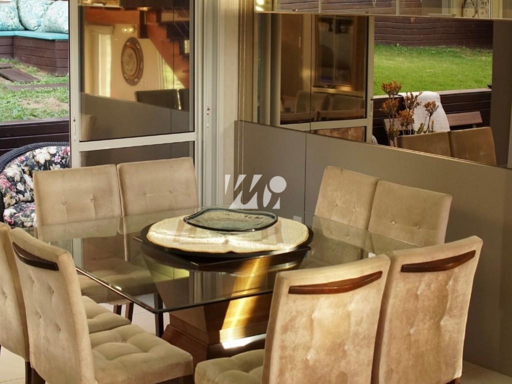 Casa em Pedra Branca, Palhoça. 3 quartos, 248m². Imagem 2 de 6