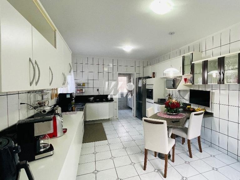 Casa em Centro, Palhoça. 3 quartos, 240m². Imagem 6 de 14