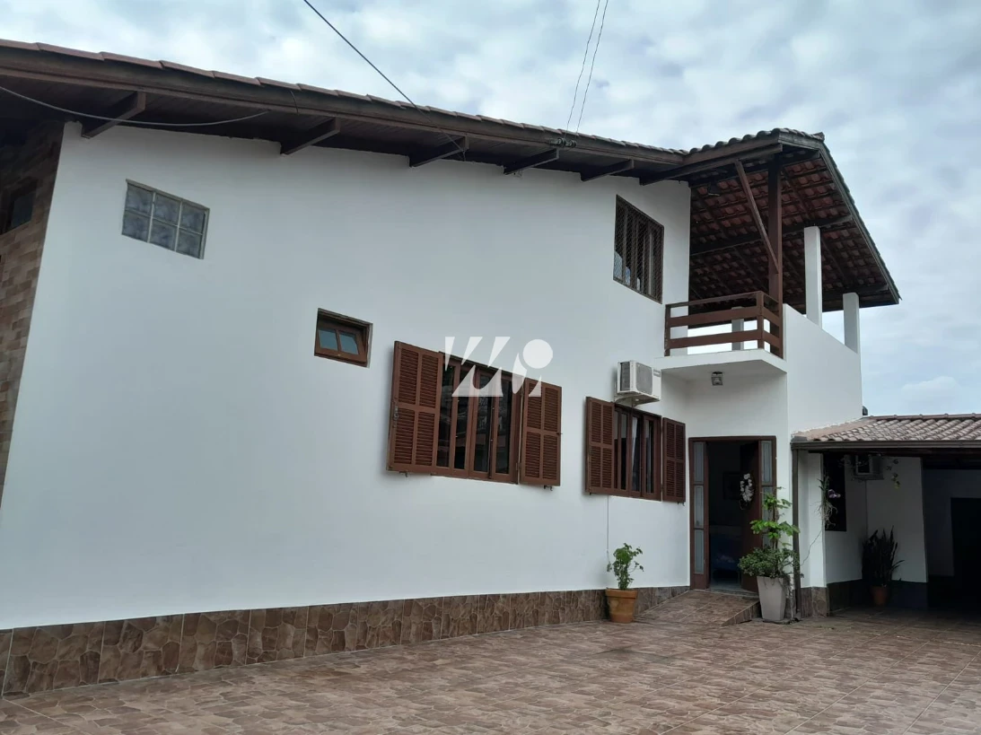 Casa em Barreiros, São José. 3 quartos, 280m². Imagem 8 de 13