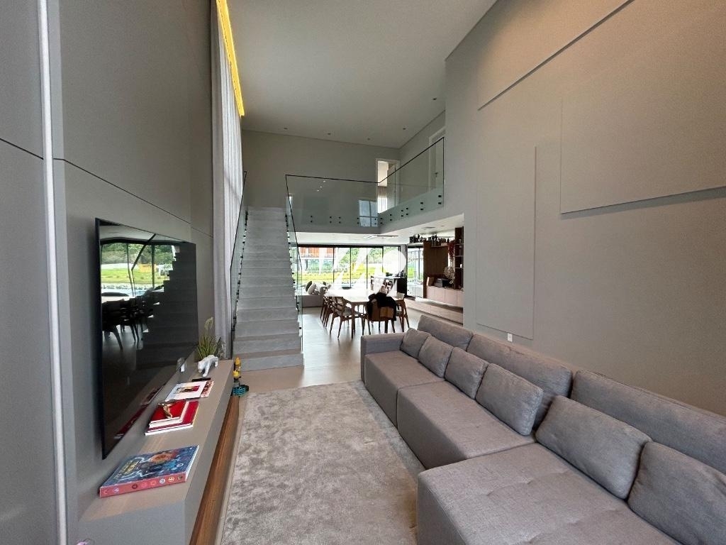 Casa em Pedra Branca, Palhoça. 3 quartos, 288m². Imagem 3 de 10