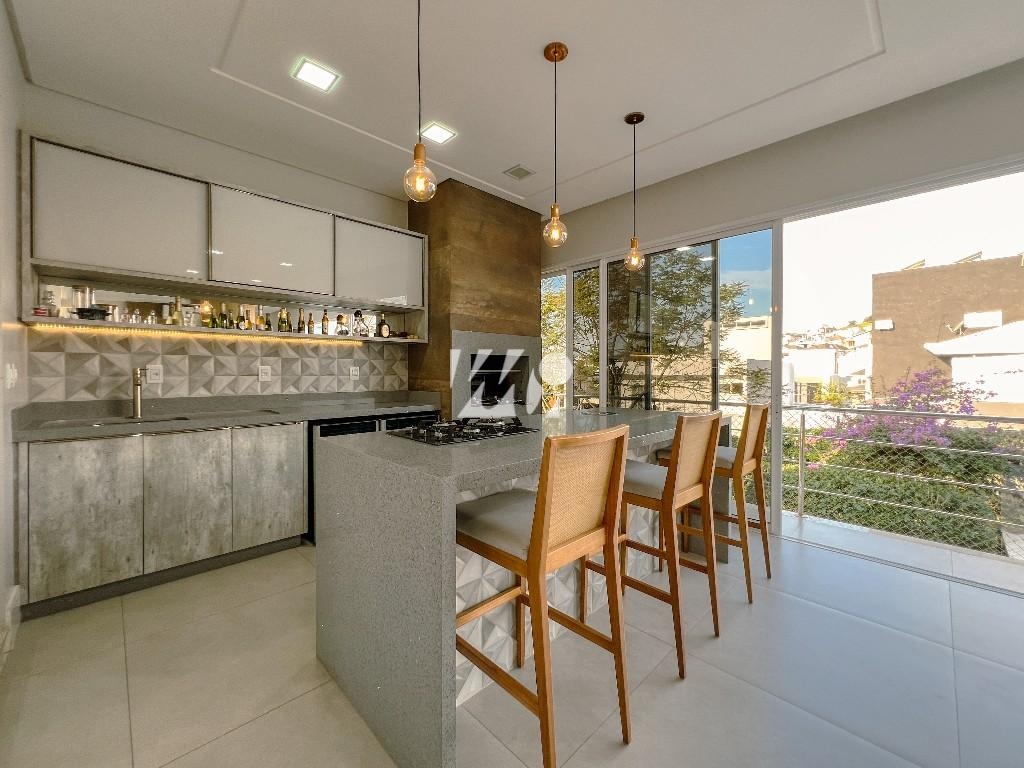 Casa em Pedra Branca, Palhoça. 3 quartos, 370m². Imagem 3 de 16