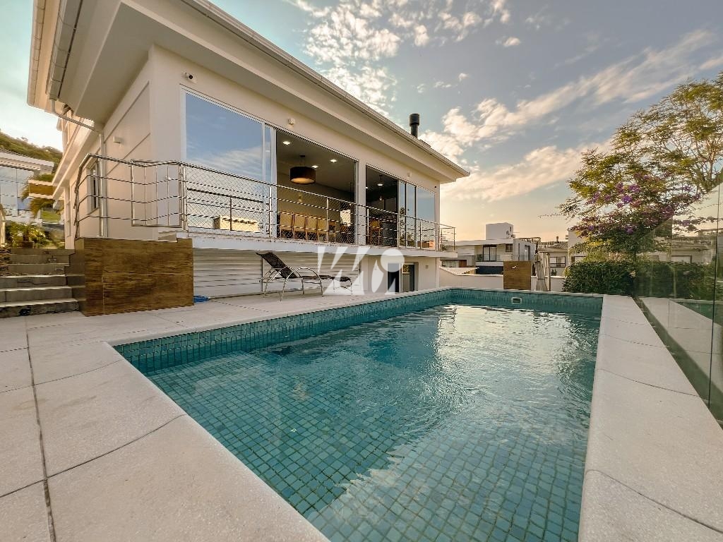 Casa em Pedra Branca, Palhoça. 3 quartos, 370m². Imagem 1 de 16