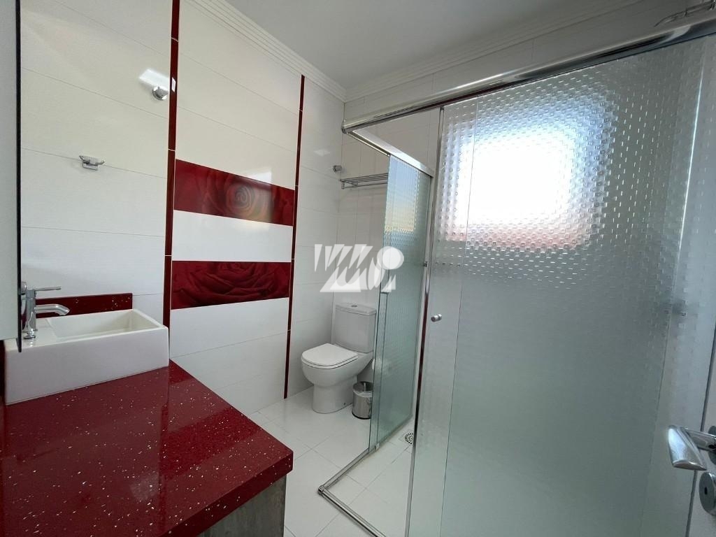 Casa em Caldas da Imperatriz, Santo Amaro da Imperatriz. 3 quartos, 217m². Imagem 11 de 19