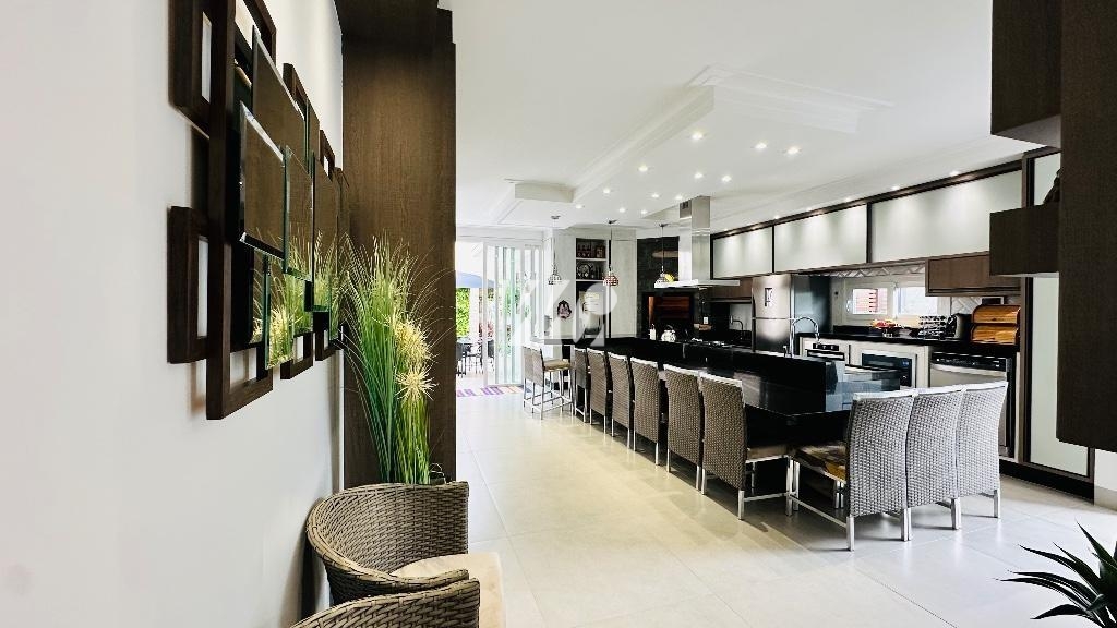 Casa em Pedra Branca, Palhoça. 4 quartos, 249m². Imagem 1 de 14