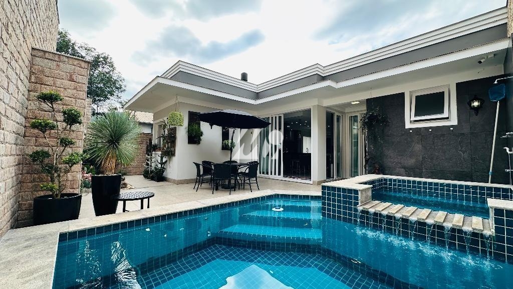 Casa em Pedra Branca, Palhoça. 4 quartos, 249m². Imagem 3 de 14