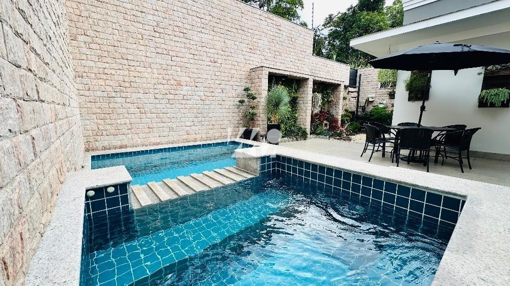 Casa em Pedra Branca, Palhoça. 4 quartos, 249m². Imagem 4 de 14