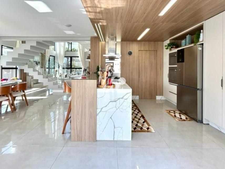 Casa em Pedra Branca, Palhoça. 4 quartos, 310m². Imagem 4 de 14