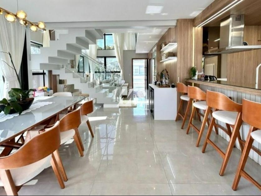 Casa em Pedra Branca, Palhoça. 4 quartos, 310m². Imagem 5 de 14